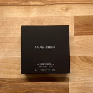Laura Mercier Smooth Finish Foundation Powder